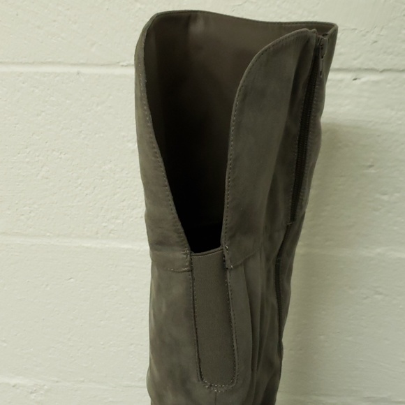 Boots - Picture 6 of 6